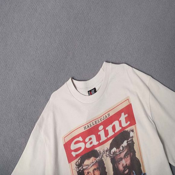 Vintage Portrait Print & Red Slogan Short Sleeve Cream - Picture 5 of 11